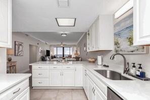 Coffee/tea maker, fridge, microwave, oven - Beachfront Bliss • Sleeps 7 • Gulf Front (Navarre)