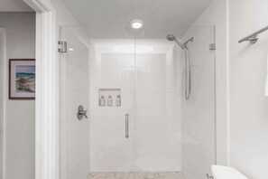 Shower, hair dryer, towels, soap - Beachfront Bliss • Sleeps 7 • Gulf Front (Navarre)