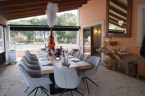 Outdoor dining - Villa Son Felip (Palma)