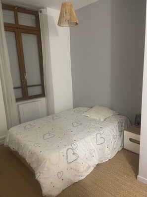 Bügeleisen/Bügelbrett, WLAN, Bettwäsche