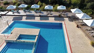 Alberca al aire libre por temporada