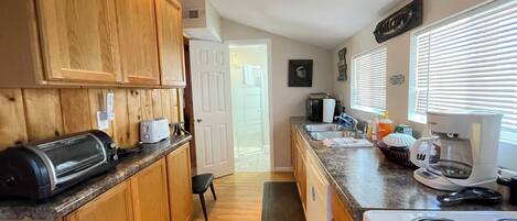 Mikrowelle, Ofen, Herdplatte, Geschirrspüler