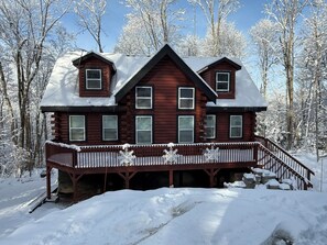 Exterior - New 3 bedroom 2.5 bath log cabin in Beech Mountain perfect for getaway slps 10! (Beech Mountain)