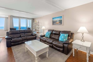 TV - Quay 2008, Ocean front 3 bedroom condo (Ocean City)