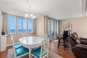 Dining - Quay 2008, Ocean front 3 bedroom condo (Ocean City)