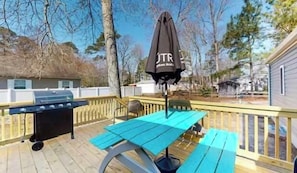 Outdoor dining - 37259 Alabama Dr (Frankford)