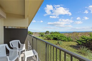 Property grounds - Sandy Square 103 (Ocean City)