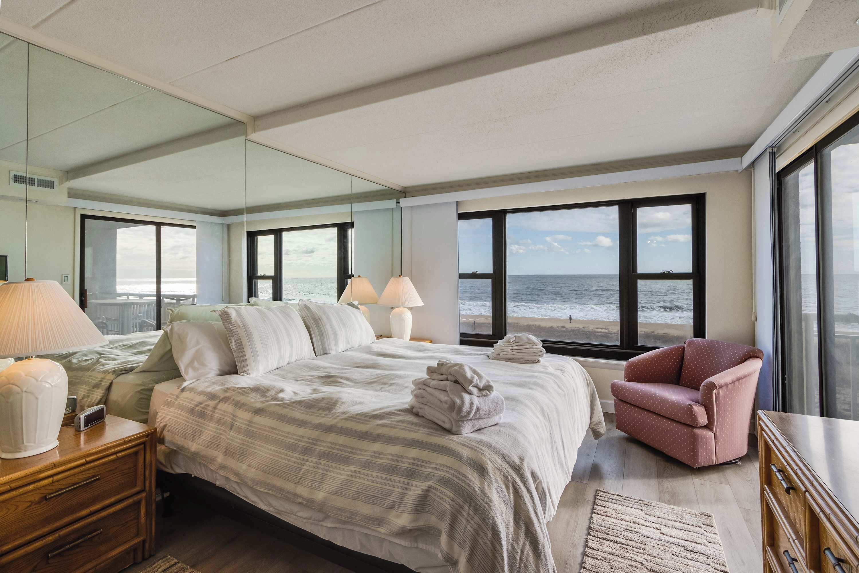 2 makuuhuonetta, silitysrauta/-lauta, Wi-Fi, vuodevaatteet