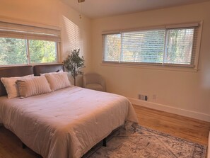 3 bedrooms, free WiFi, bed sheets - Peaceful Mid-Century Retreat in Decatur. Close to Downtown ATL (Decatur)