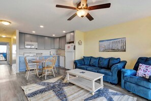 Interior - Sunset Landing 11 & 12 (Ocean City)