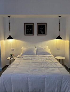 Silitysrauta/-lauta, ilmainen Wi-Fi, vuodevaatteet