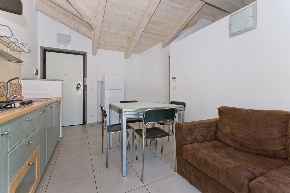 Apartamento, balcón, vistas a la ciudad | Mobiliario individual y espacio para trabajar con un portátil