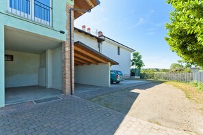 Aparcamiento sin asistencia gratuito