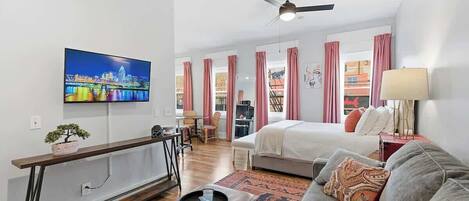 Iron/ironing board, free WiFi, bed sheets