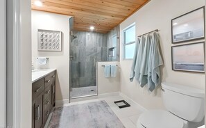 Shower, hair dryer, towels, soap - Sunny Tropical 3BR/3BA Retreat With Private Pool in Bonita Springs (Bonita Springs)