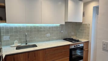 Een magnetron, een oven