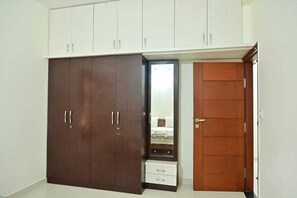 Soundproofing, iron/ironing board, free WiFi - Bricknest Homes (Mysore)