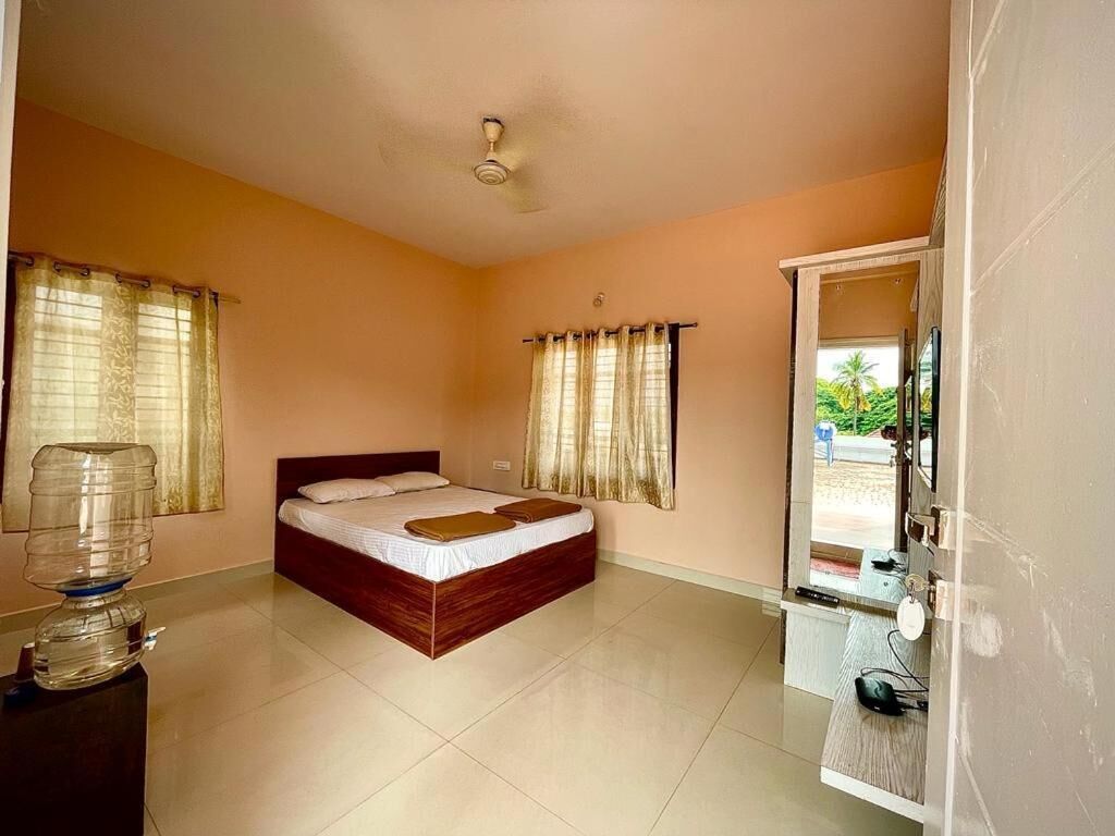 Soundproofing, iron/ironing board, free WiFi