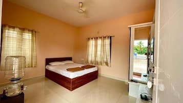 Lydisolert, strykejern/-brett og wi-fi (inkludert)