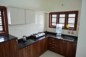 Soundproofing, iron/ironing board, free WiFi - Bricknest Homes (Mysore)