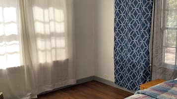 3 chambres, bureau, Wi-Fi gratuit, draps fournis