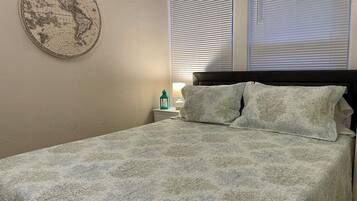 Iron/ironing board, WiFi, bed sheets