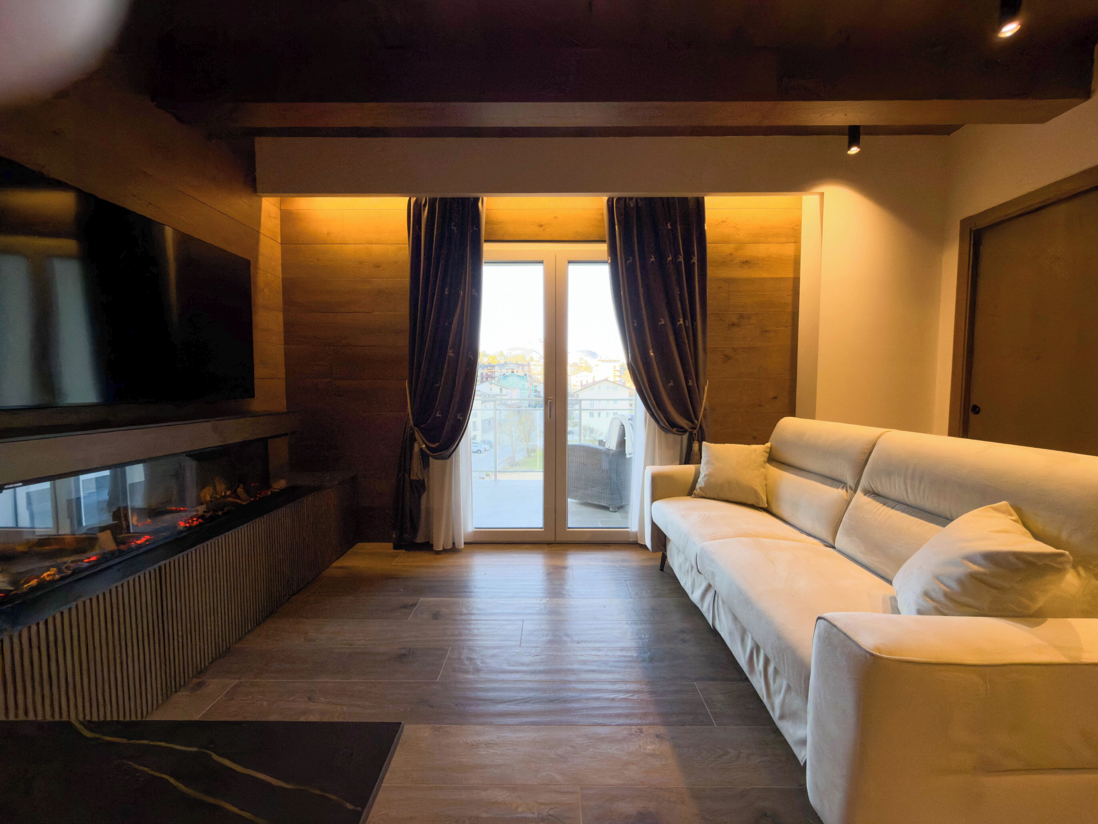 Luxury Apartment, Mountain View | Living area