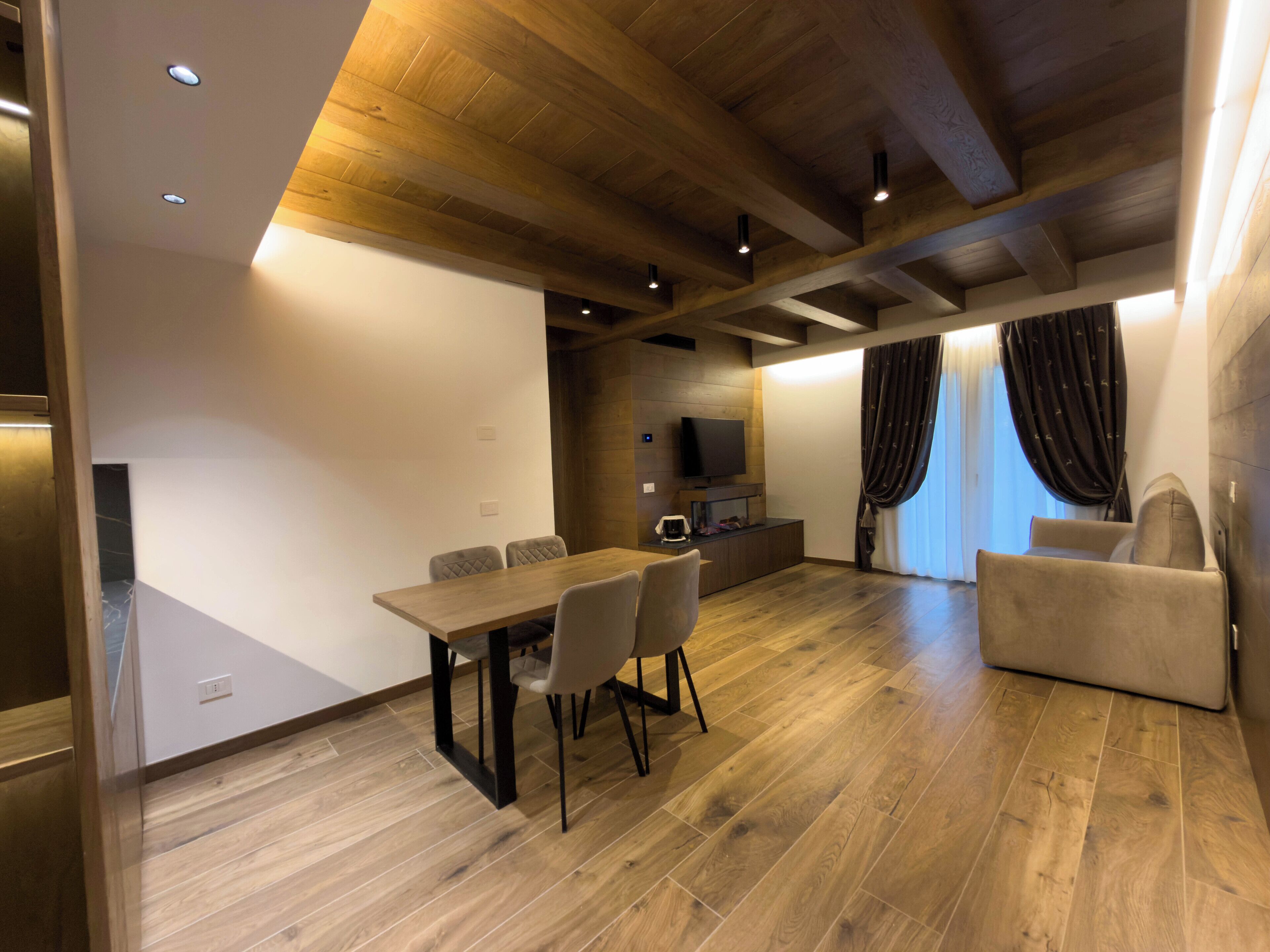 Luxury Apartment, Mountain View | Living area