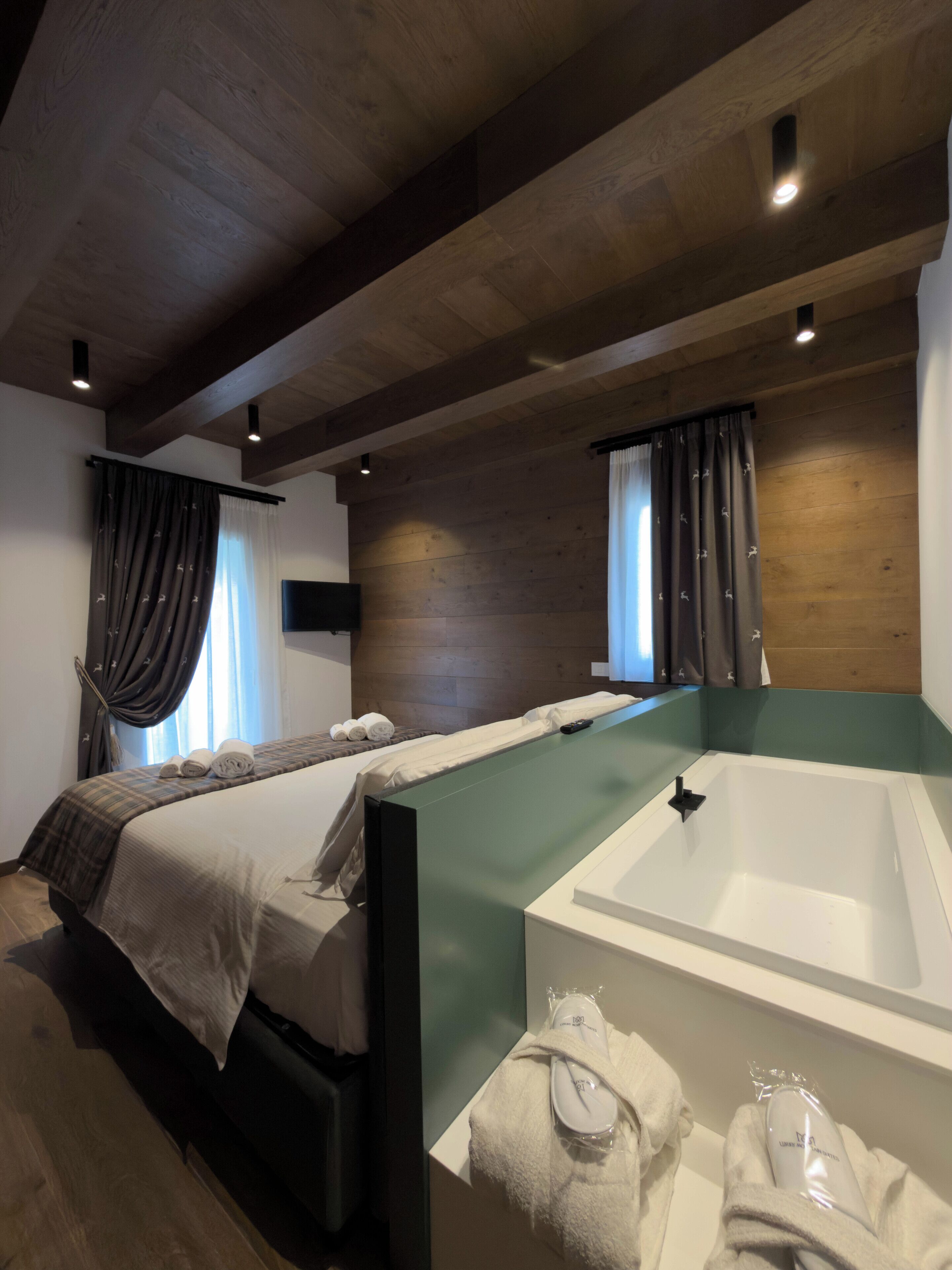 Luxury Apartment, Mountain View | Free WiFi