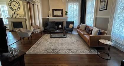 Family-Sized Charming 3-bedroom Townhome in Uptown Circleville