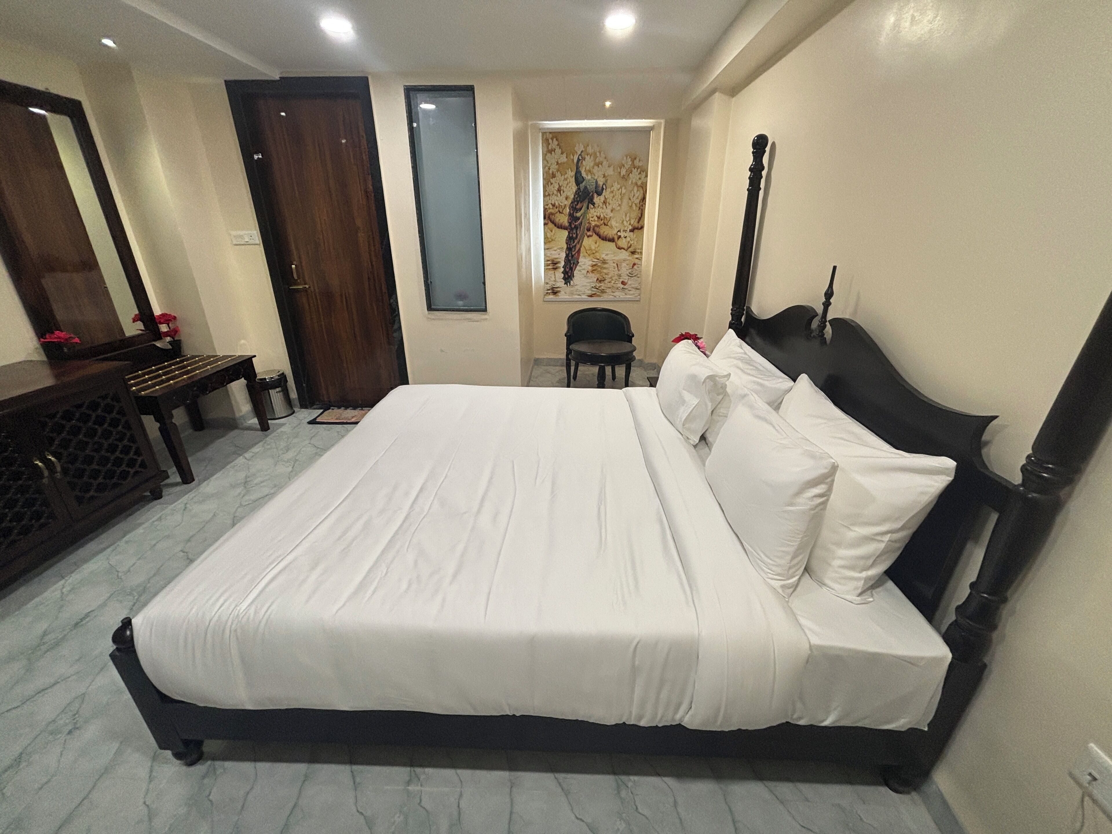 Executive Double Room | Desk, laptop workspace, free WiFi