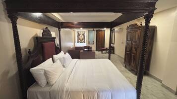 Honeymoon suite | Een bureau, een laptopwerkplek, gratis wifi