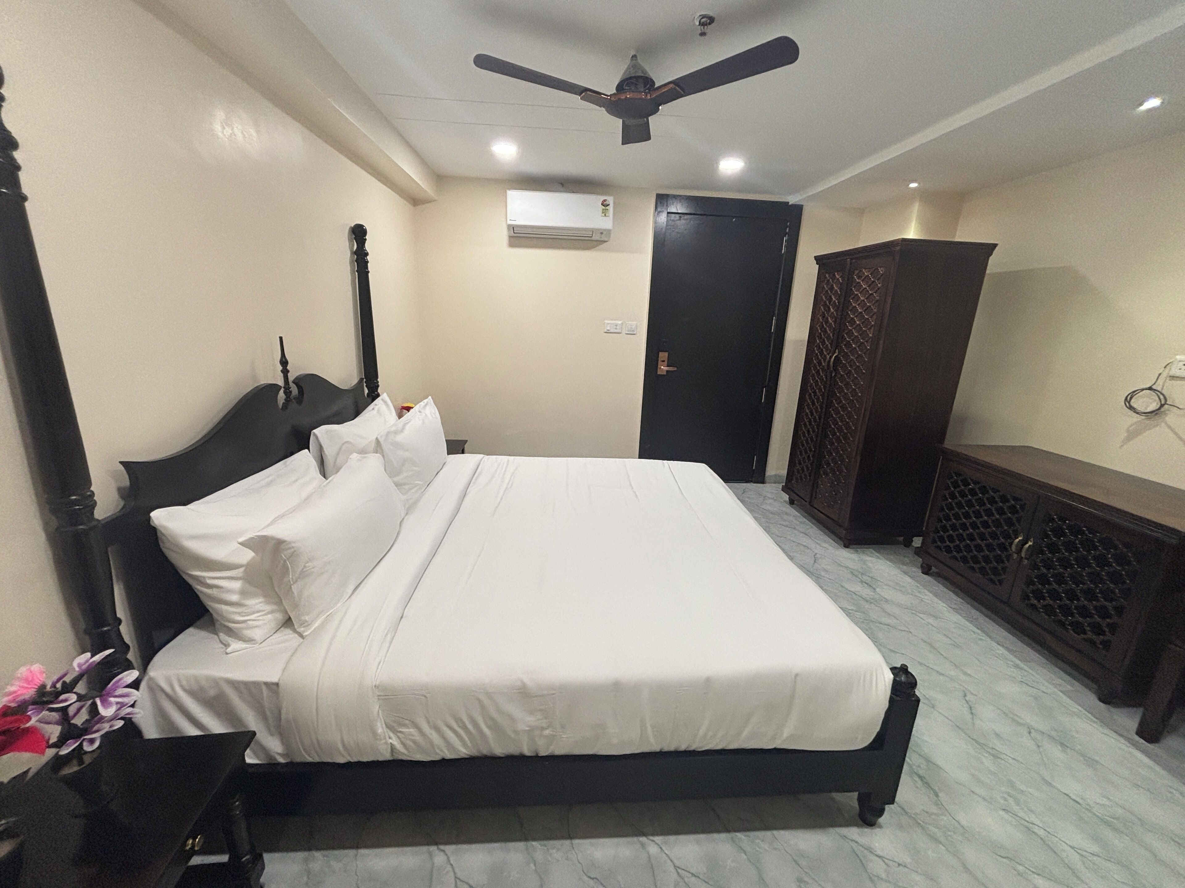 Executive dubbelrum | Skrivbord, arbetsyta för laptop och gratis wi-fi