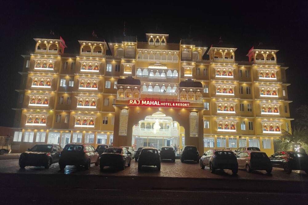 RAJMAHAL HOTEL & RESORT