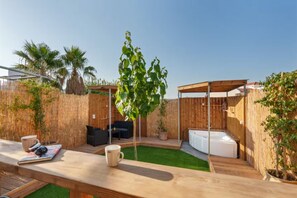 Property grounds - Meropi Secret Retreat House (Kirianna)