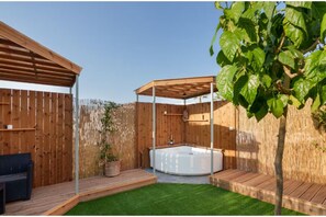 Property grounds - Meropi Secret Retreat House (Kirianna)