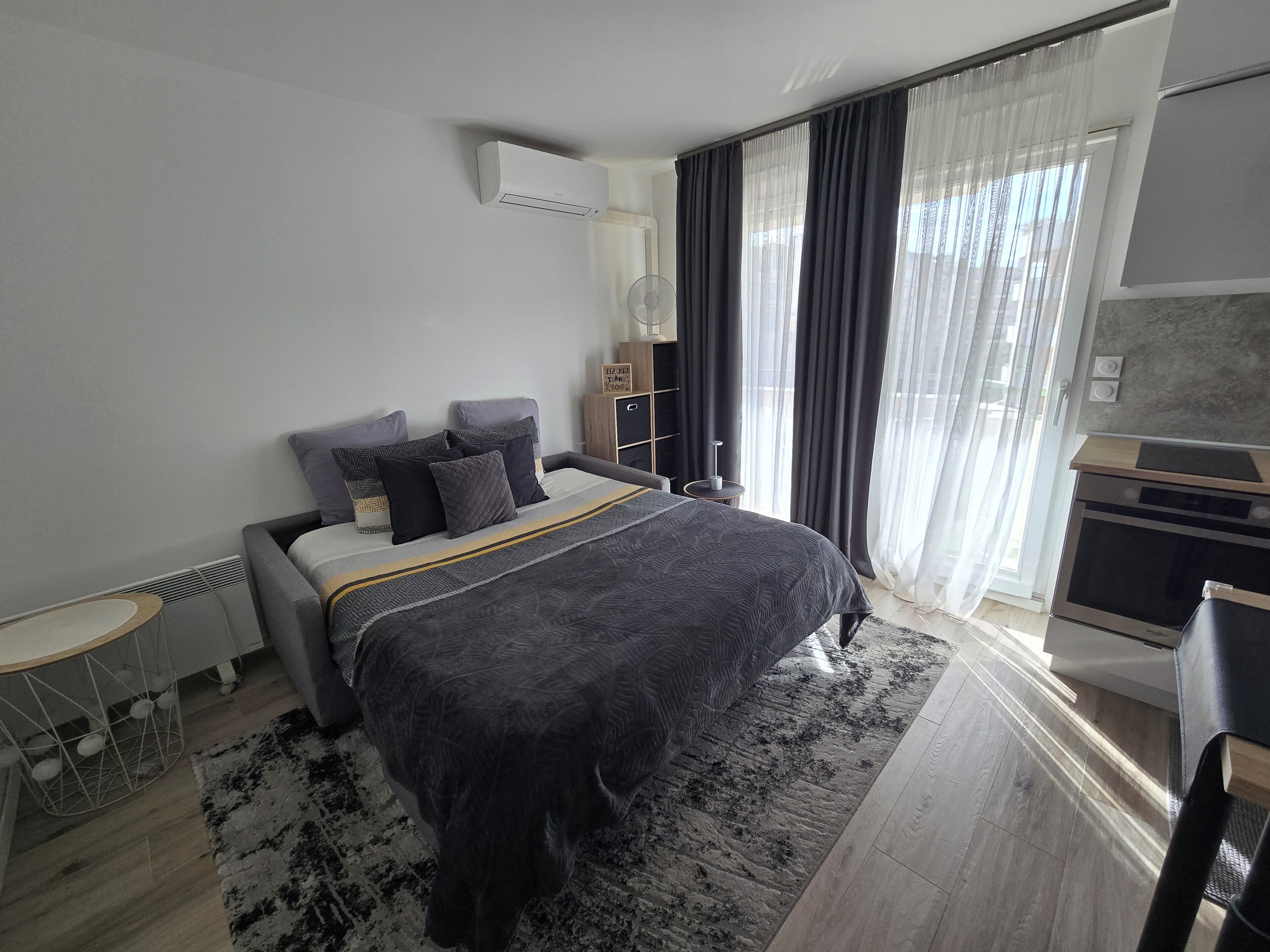 1 slaapkamer, een strijkplank/strijkijzer, gratis wifi, beddengoed