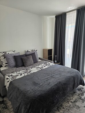 1 bedroom, iron/ironing board, free WiFi, bed sheets - Beach Studio, Nice, France (Nice)