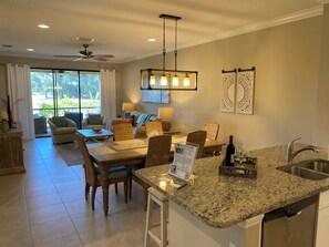 Interior - Spectacular ground floor end unit on the golf course (Bradenton)