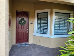 Exterior detail - Spectacular ground floor end unit on the golf course (Bradenton)