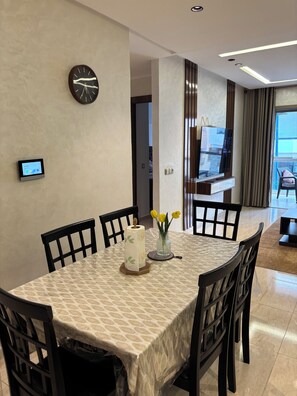 Dining - 🏖️ Apartment 2 steps from the beach - Comfort & Relaxation (Rabat-Salé-Kénitra)