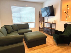 Living area - Townhouse - 2 bedrooms, both ensuites! (Red Deer)