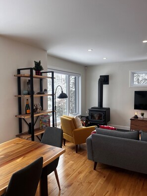 Interior - Chalet le Léonord In the mountains, 12 minutes from the ski slopes and St-Sauveur (Saint-Sauveur)