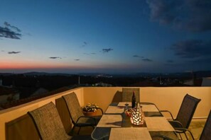 Outdoor dining - DM-Discover Margarites Home (Perama)