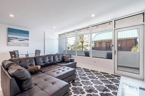 Luxe appartement, 1 slaapkamer, balkon | Woonruimte