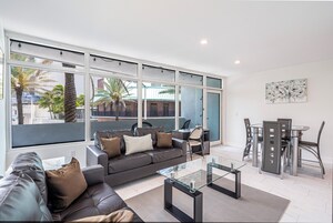 Appartement Confort, 2 chambres, balcon, vue partielle sur l'océan | Coin séjour