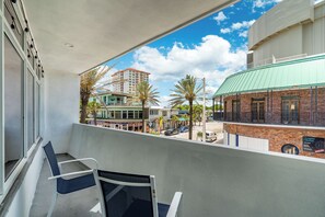 Appartement Luxe, 1 chambre, balcon | Vue depuis le balcon