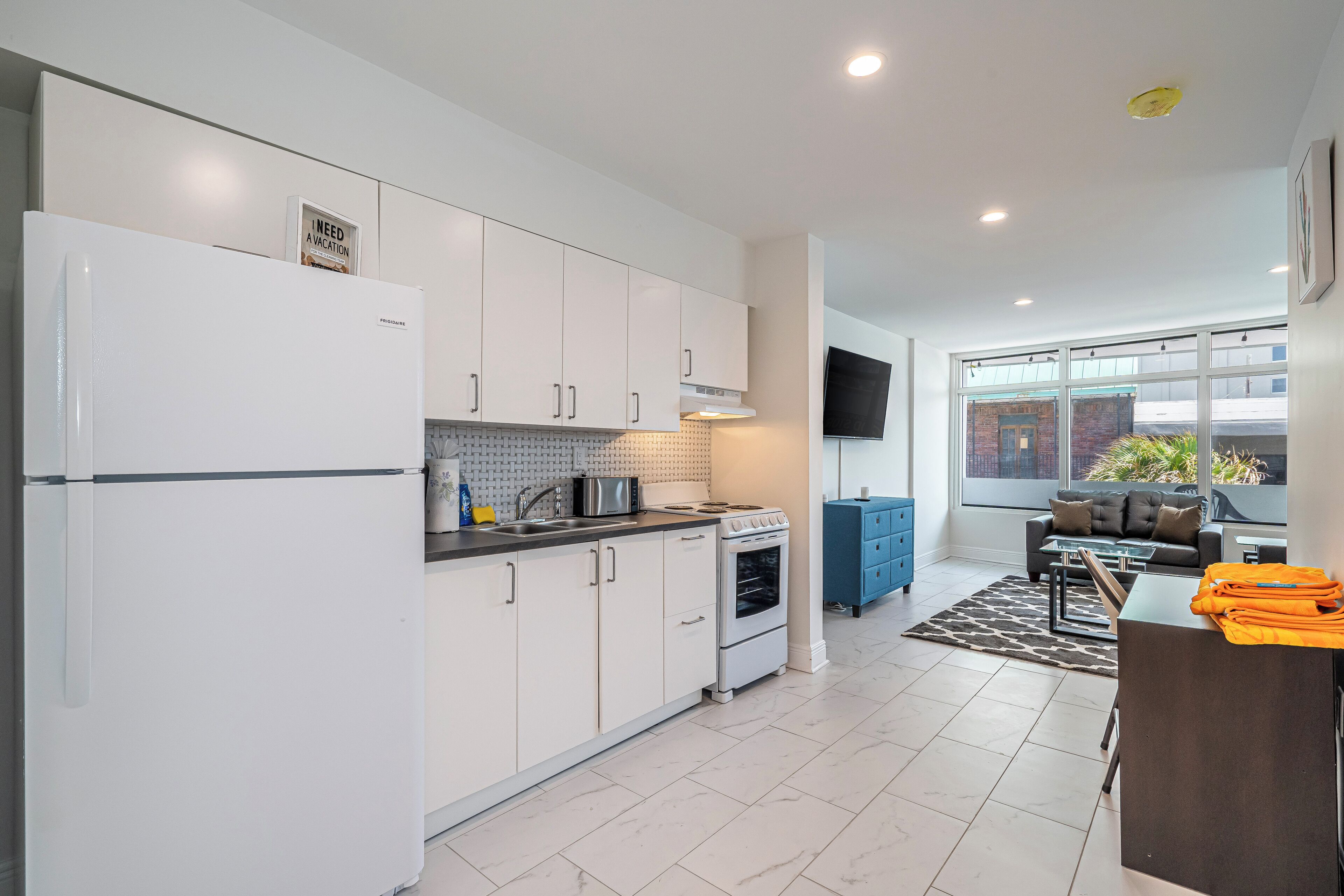 City Apartment, 2 Bedrooms, Balcony | Living area