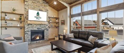 Téléviseur connecté, foyer, table de baby-foot