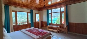 Double Room, Mountain View - Trippeaze stays (Kullu)